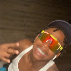 Meet your Posher, Eli